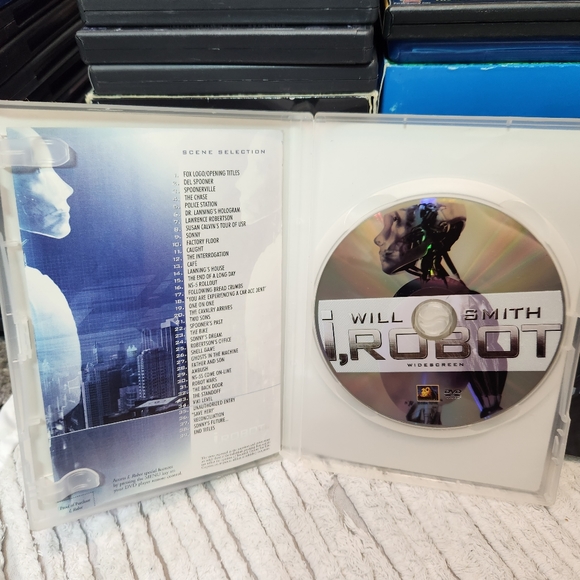 i, Robot DVD Will Smith - Picture 3 of 6